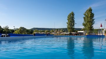 Baignade gratuite dans les bassins spécialement aménagés côté Tomblaine La baignade est gratuite dans les bassins spécialement aménagés côté Tomblaine.